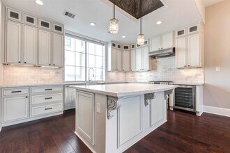 2771 Freund St in Houston, TX - Building Photo - Building Photo