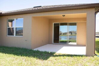 6217 Kenava Lp in Palmetto, FL - Building Photo - Building Photo