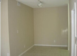 751 Cypress Ln in Pompano Beach, FL - Building Photo - Building Photo