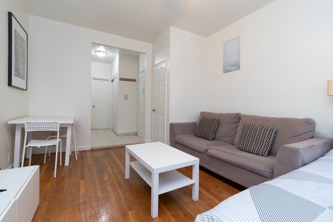 1566 2nd Ave in New York, NY - Building Photo - Building Photo
