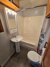 2820 Kennedy Dr in East Moline, IL - Building Photo - Building Photo