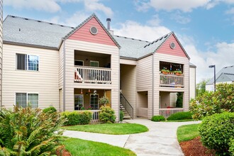 Devonwood and First Place Apartments in Battle Ground, WA - Building Photo - Building Photo