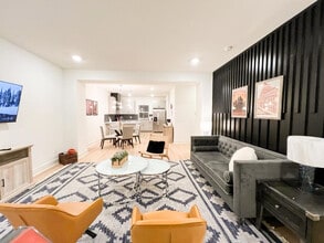 112 Fitzgerald Dr, Unit FL3-ID1039082P in Nashville, TN - Foto de edificio - Building Photo