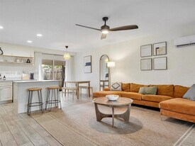 300 SW 23rd St in Fort Lauderdale, FL - Building Photo