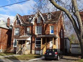 21 Nelson St in Kingston, ON - Building Photo