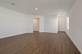 331 Madrid in Kyle, TX - Building Photo - Building Photo
