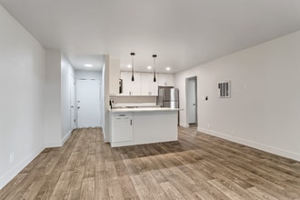 172 W Clinton Ave in Salt Lake City, UT - Building Photo - Building Photo