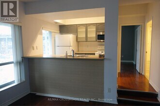 410 Queens Quay W in Toronto, ON - Building Photo - Building Photo