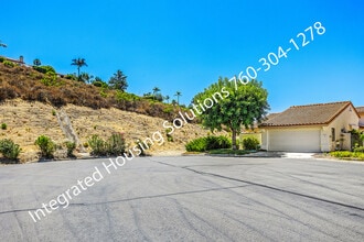 3841 Violet Glen in Escondido, CA - Building Photo - Building Photo