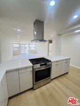 11635 Mayfield Ave in Los Angeles, CA - Building Photo - Building Photo