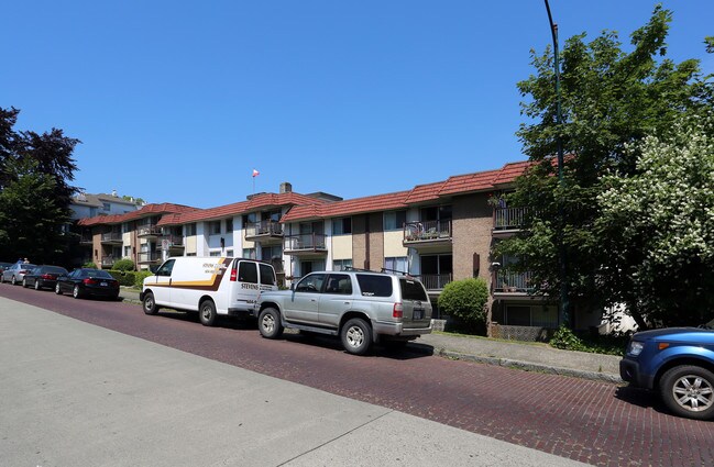 2131 W 3rd Ave in Vancouver, BC - Building Photo - Primary Photo