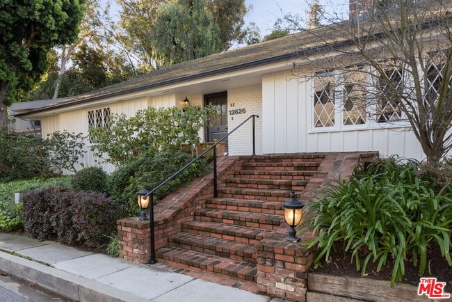 12626 Homewood Way in Los Angeles, CA - Building Photo - Building Photo