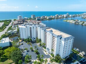 400 Flagship Dr in Naples, FL - Building Photo - Building Photo