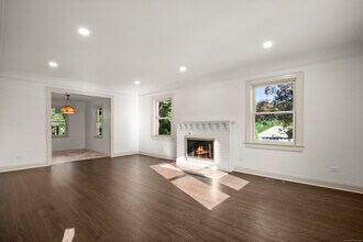 154 Henry St in Greenwich, CT - Building Photo - Building Photo