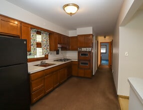 15 Bleecker St, Unit 2 in Jersey City, NJ - Foto de edificio - Building Photo