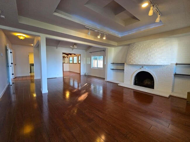 131 Hazel Ave in Millbrae, CA - Foto de edificio - Building Photo