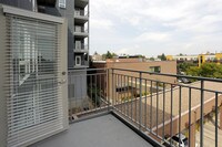 2BR, 2BA - 1018 SF - Alexan West Highland Apartamentos in Denver, Colorado