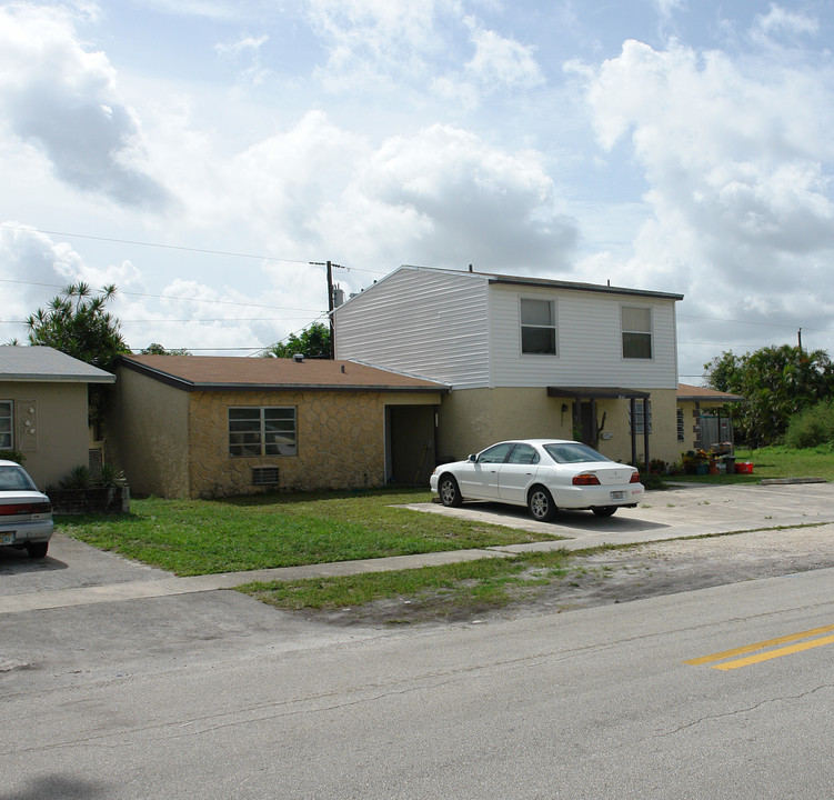 1470 NW 58th Ter in Fort Lauderdale, FL - Building Photo