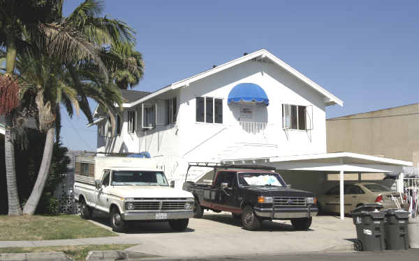 353 Hermosa Ave in Long Beach, CA - Building Photo - Building Photo