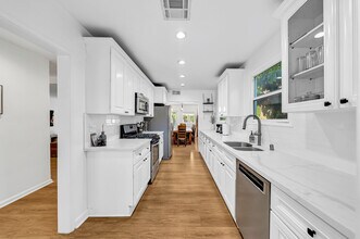 7713 Oakdale Ave in Los Angeles, CA - Building Photo - Building Photo