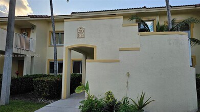 4785 SW 62nd Ave in Davie, FL - Building Photo - Building Photo