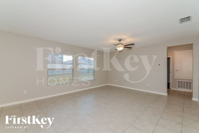 806 Timeless Moss Dr in Ruskin, FL - Building Photo - Building Photo