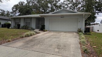 607 Parkwood Ave in Altamonte Springs, FL - Building Photo
