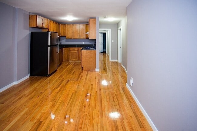 51 Rindge Ave, Unit 1R in Cambridge, MA - Building Photo - Building Photo