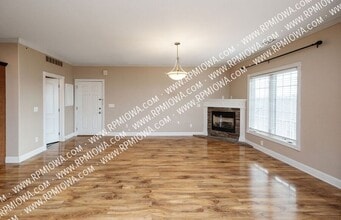 14115 Airline Ave in Urbandale, IA - Building Photo - Building Photo