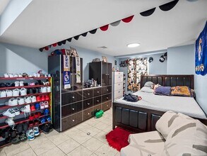 16 Washington Sq, Unit #1 in Revere, MA - Building Photo - Building Photo