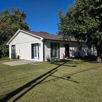 1718 W Main St in Franklin, TN - Building Photo