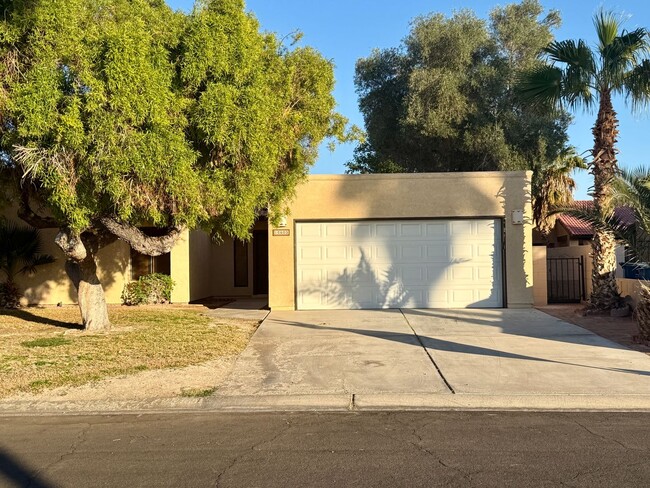 property at 10603 S Vía Salida