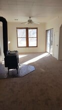 744 Brockman Ln in Bishop, CA - Building Photo - Building Photo