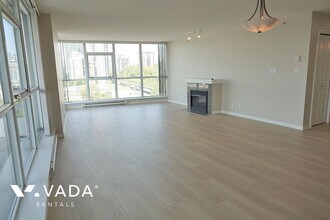 5611 Goring St in Burnaby, BC - Building Photo - Building Photo