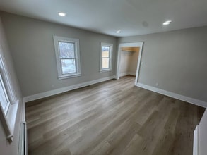 287 6th St, Unit 287 6th st Apt 2 in Rochester, NY - Foto de edificio - Building Photo