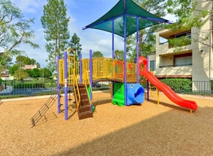 21500 Burbank Blvd in Los Angeles, CA - Building Photo - Building Photo