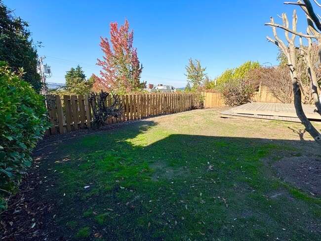 6513 102nd Ave NE in Kirkland, WA - Building Photo - Building Photo