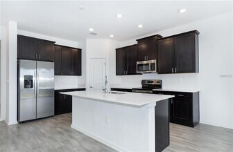 7137 Dilly Lake Ave in Groveland, FL - Building Photo - Building Photo