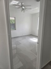 707 NE 15th St in Fort Lauderdale, FL - Foto de edificio - Building Photo