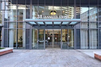 38-738 Iannuzzi St in Toronto, ON - Building Photo - Building Photo