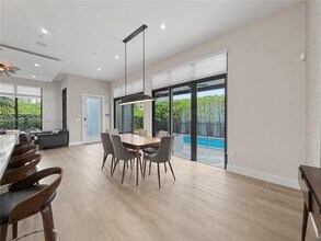 8222 NW 51st Terrace in Doral, FL - Building Photo - Building Photo