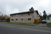 Peninsula Park Apartments in Portland, OR - Foto de edificio - Building Photo