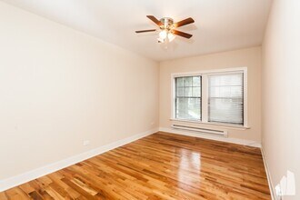 1033 Dempster Street, Unit 1 in Evanston, IL - Foto de edificio - Building Photo