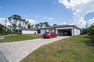 13363 Drysdale Ave in Port Charlotte, FL - Building Photo