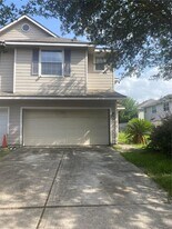 13064 Peppergate Ln in Houston, TX - Building Photo