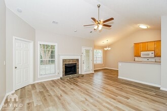 142 Hunterian Pl in Newnan, GA - Building Photo - Building Photo