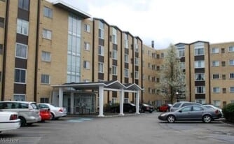 25735 Lorain Rd in North Olmsted, OH - Building Photo