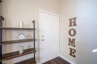 9904 Worthington Blvd in Fishers, IN - Foto de edificio - Building Photo