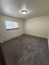 8111 W Lincoln Ave, Unit 6 in West Allis, WI - Building Photo - Building Photo