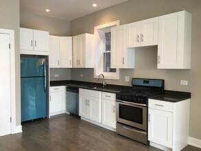 1944 N Wood St in Chicago, IL - Building Photo - Building Photo